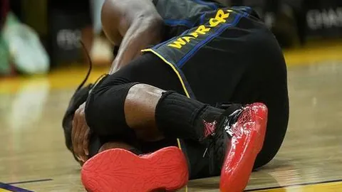 “热刺新地标惊艳英伦，曼联借鉴尖端智慧，探秘足球场成功秘诀！”